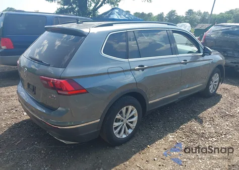 2018 Volkswagen Tiguan 2.0T Se/2.0T Sel z USA, uszkodzony, nr VIN 3VV2B7AX8JM068960